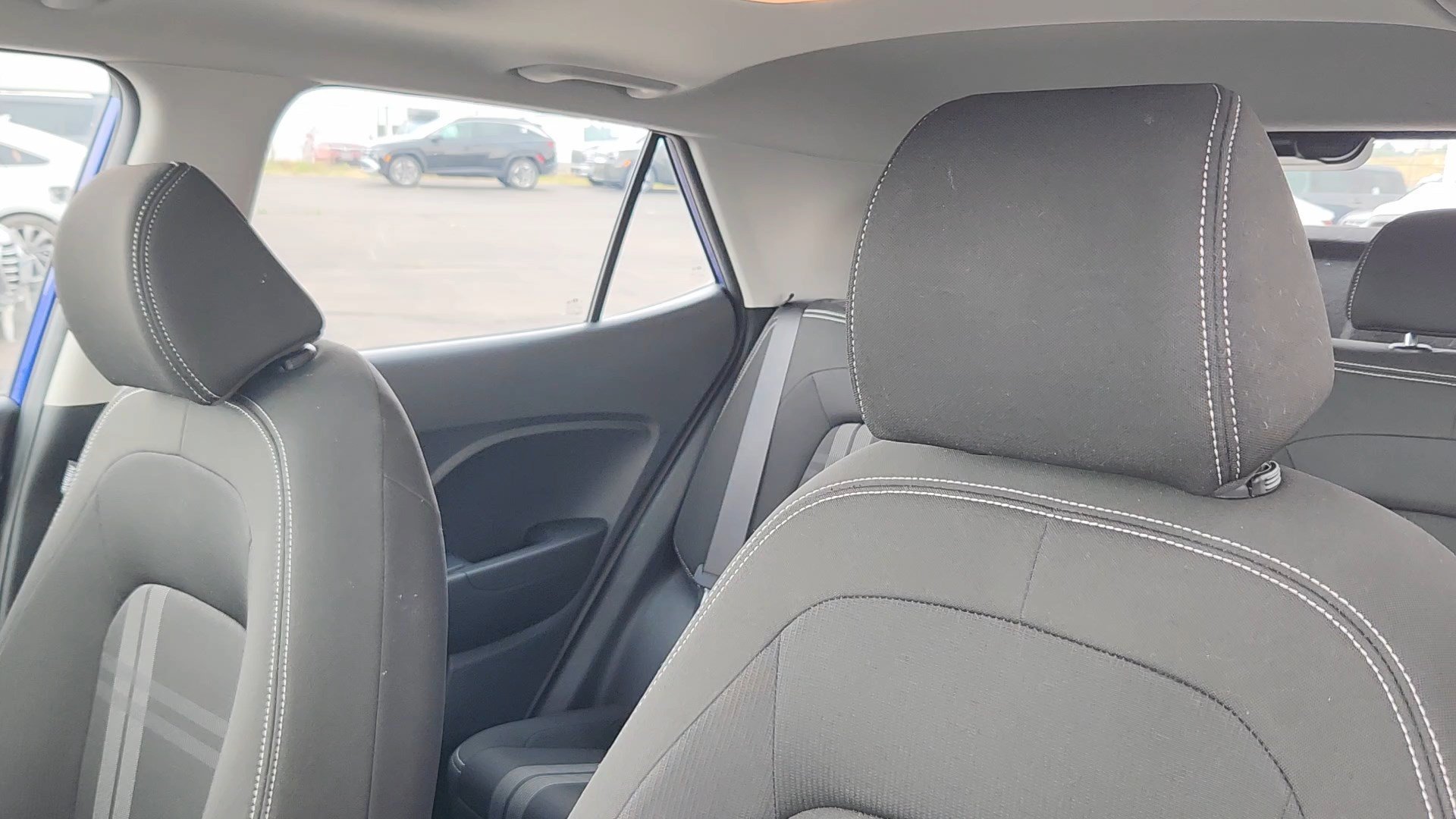 Used 2022 Intense Blue Hyundai SEL image 9