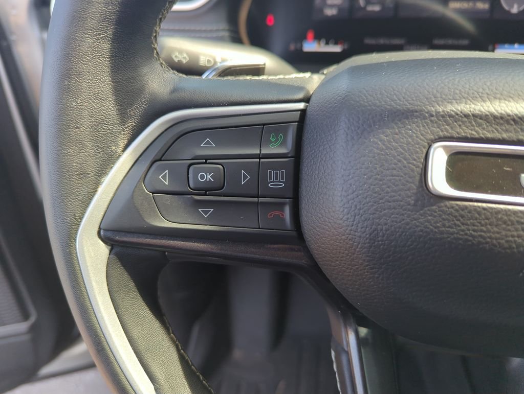 Used 2022 Silver Jeep Laredo image 22