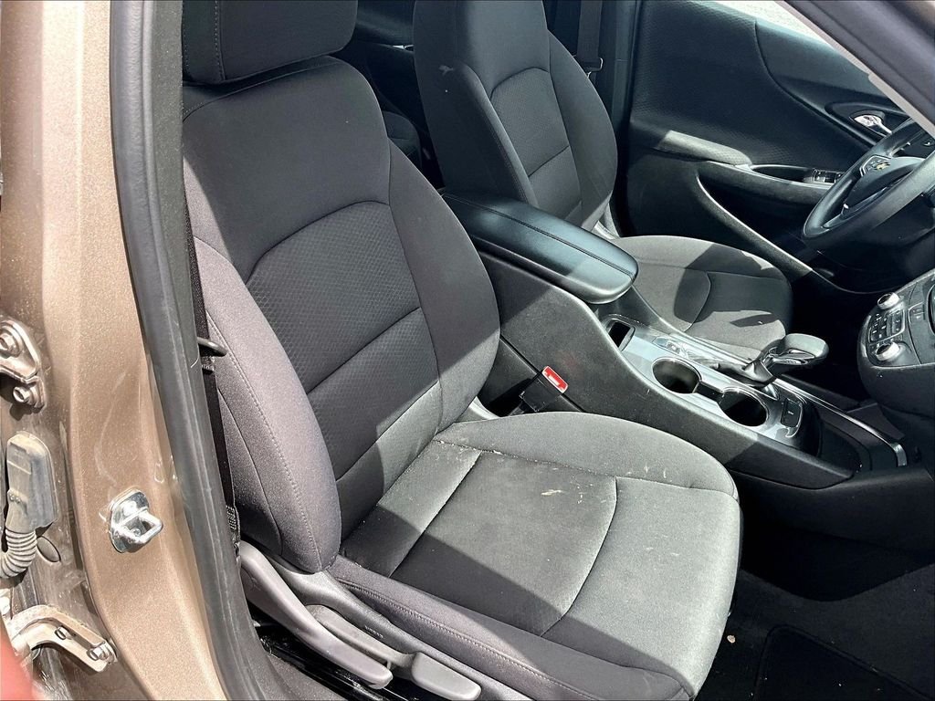 Used 2023 Mineral Gray Metallic Chevrolet  image 11