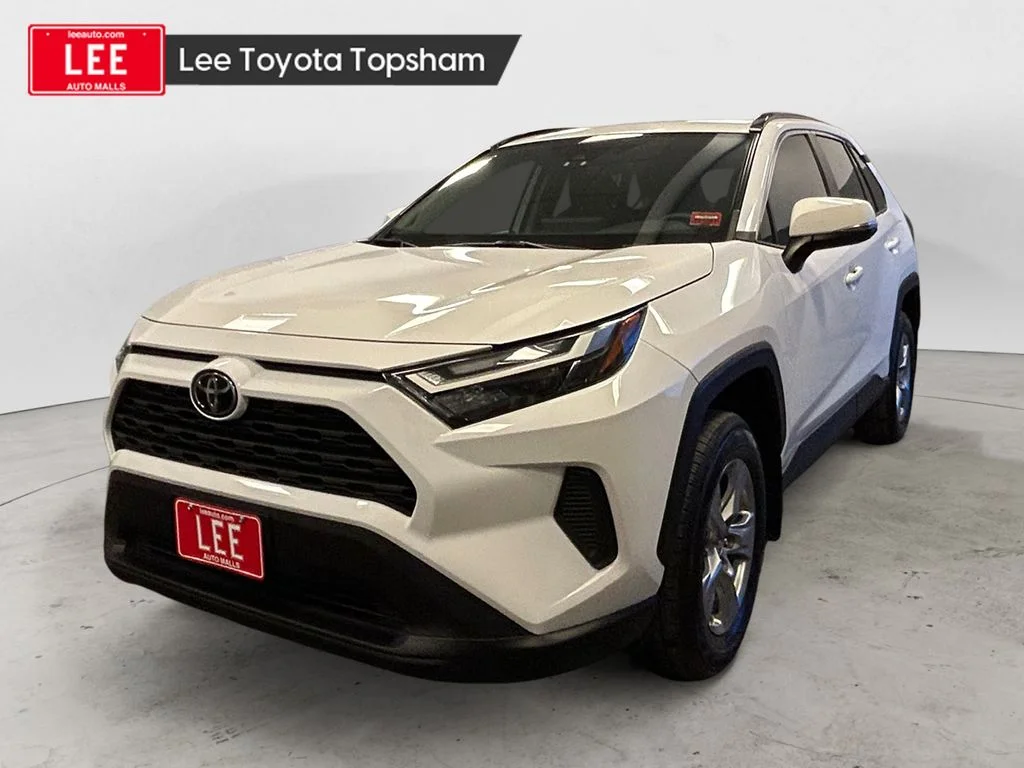 Used 2024 Ice Cap Toyota XLE image 1