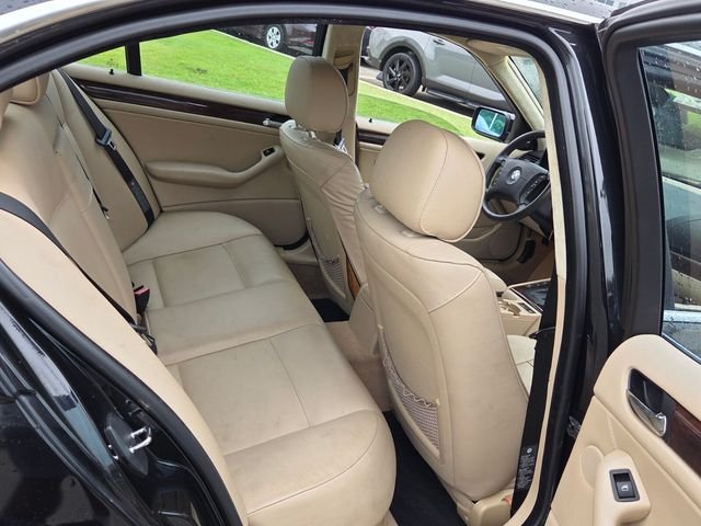 Used 2005  BMW 330i image 14