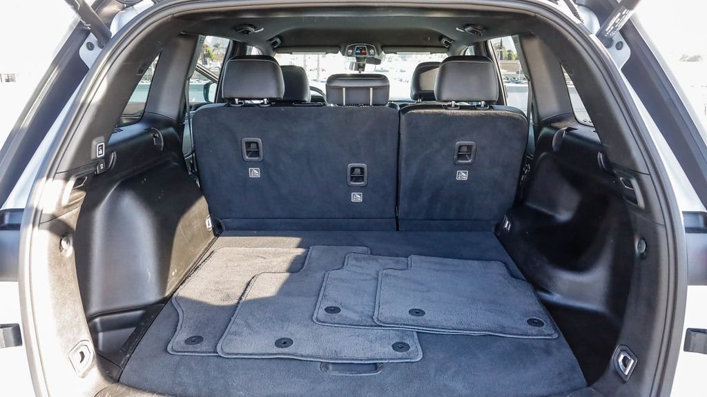 Used 2025 Silver Jeep Altitude image 30