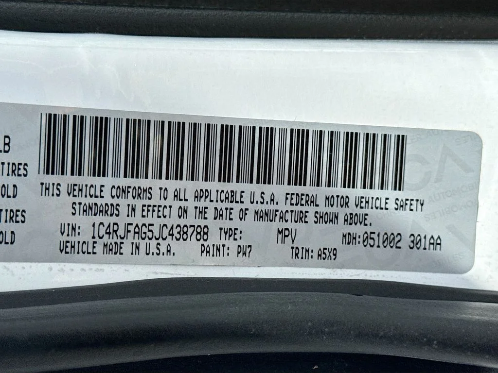 Used 2018 White Jeep Laredo E image 37