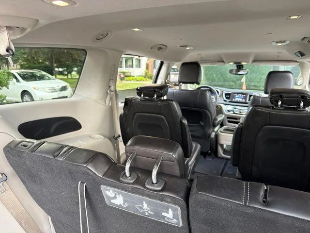 Used 2021 Black Chrysler LXI image 12