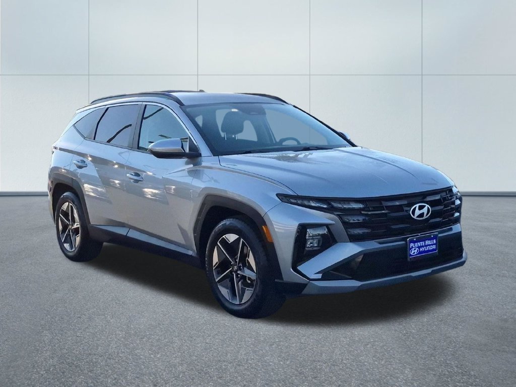 Used 2025 Silver Hyundai SEL image 8
