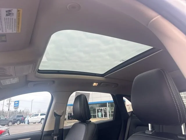 Used 2020 White Ford SEL image 39
