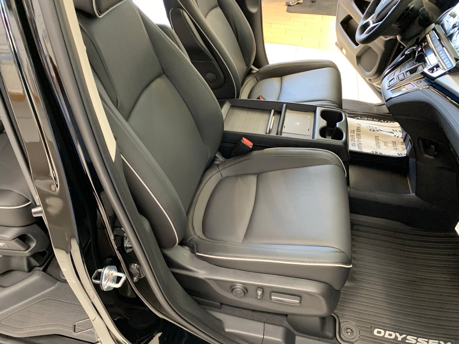 2026 Honda Odyssey Touring - Photo 28