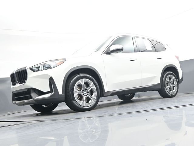 Used 2023 White BMW xDrive28i image 43
