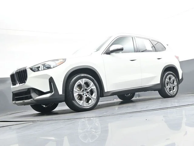 Used 2023 White BMW xDrive28i image 43