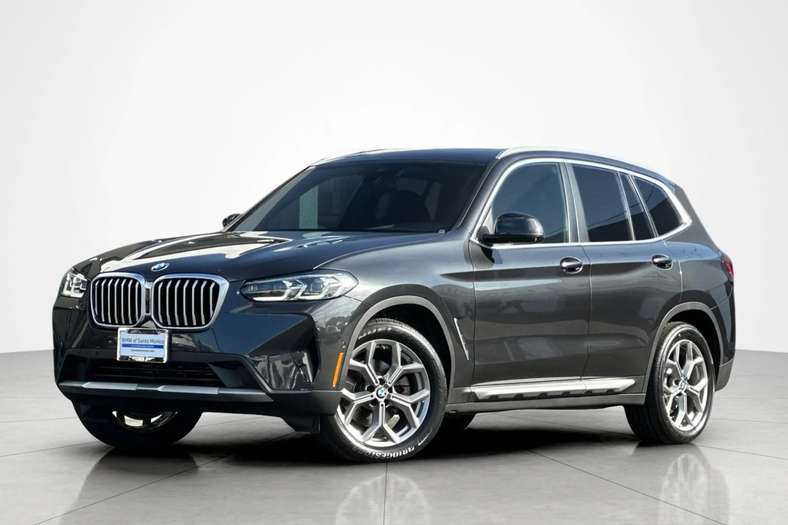 Used 2024 Dark Graphite Metallic BMW xDrive30i image 1