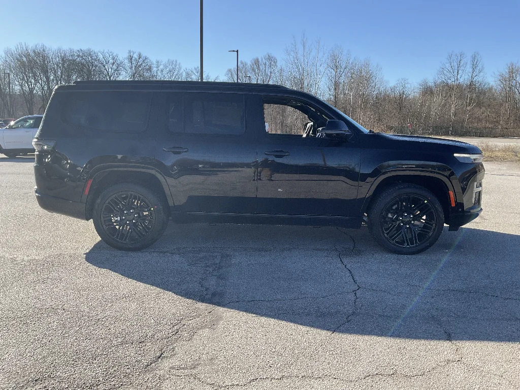 New 2026 High Gloss Black Jeep Limited Reserve 4x4 image 4
