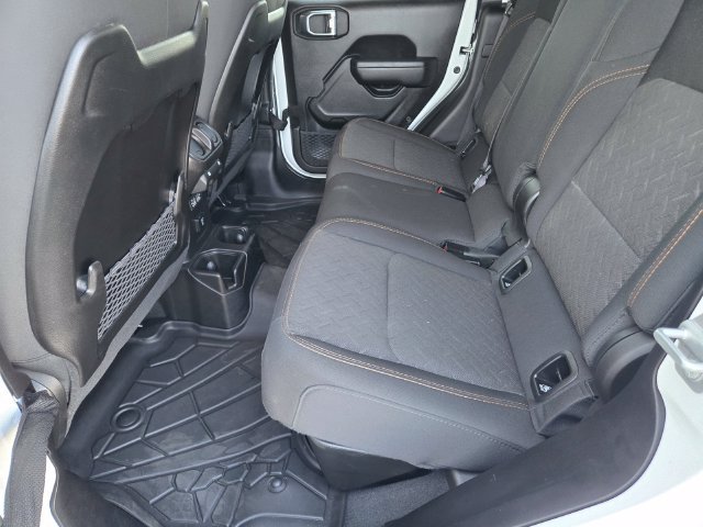 Used 2025 White Jeep Mojave image 12