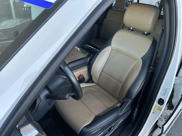 Used 2022 White Ford Lariat image 12