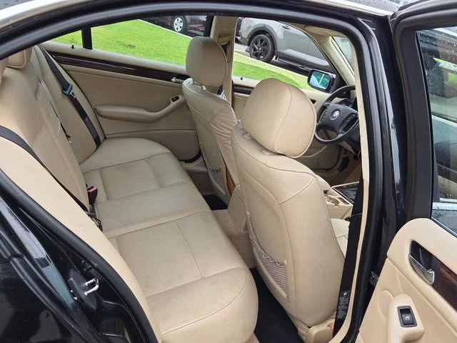 Used 2005  BMW 330i image 14