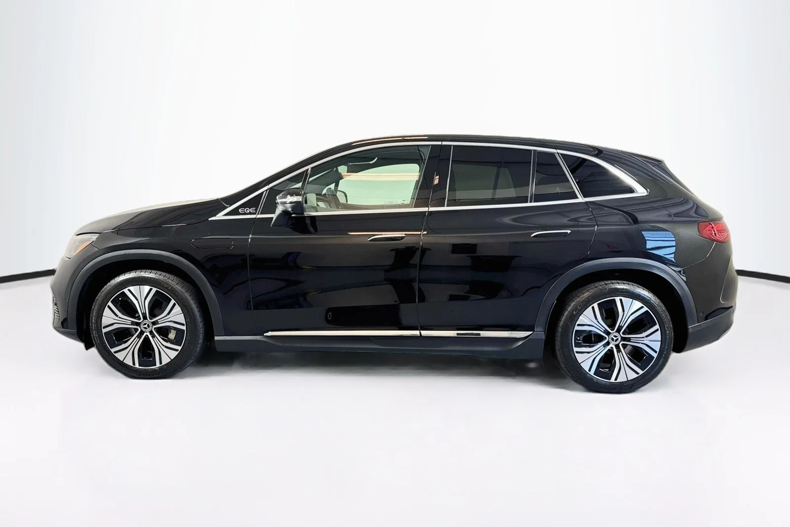 Used 2023 Obsidian Black Metallic Mercedes-Benz EQE 350 image 8