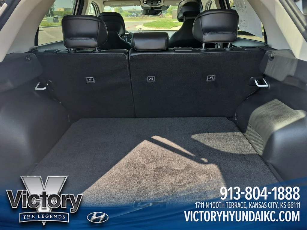 Used 2023 White Kia SX Touring image 23