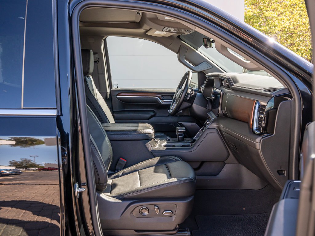 Used 2024 Onyx Black GMC Denali image 26