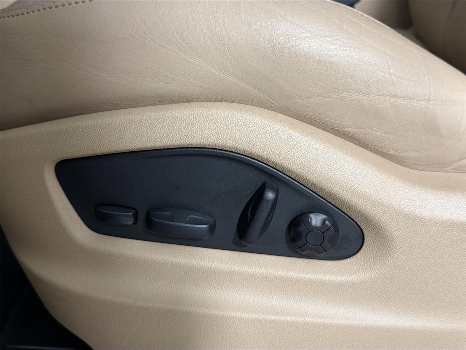 Certified Used 2022 BLACK Porsche E-Hybrid Coupé Platinum Editi image 32