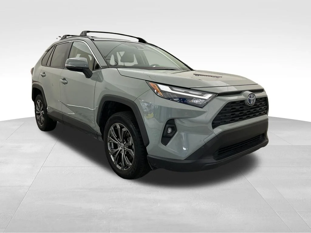 Certified Used 2022 Green Toyota XLE Premium image 8