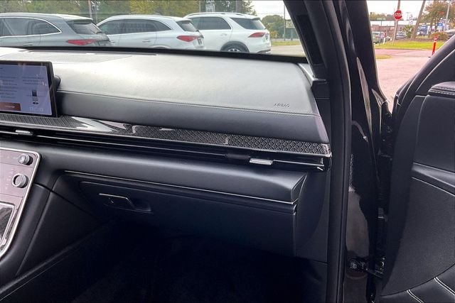 Used 2025 Black Genesis 3.5T e-SC image 23