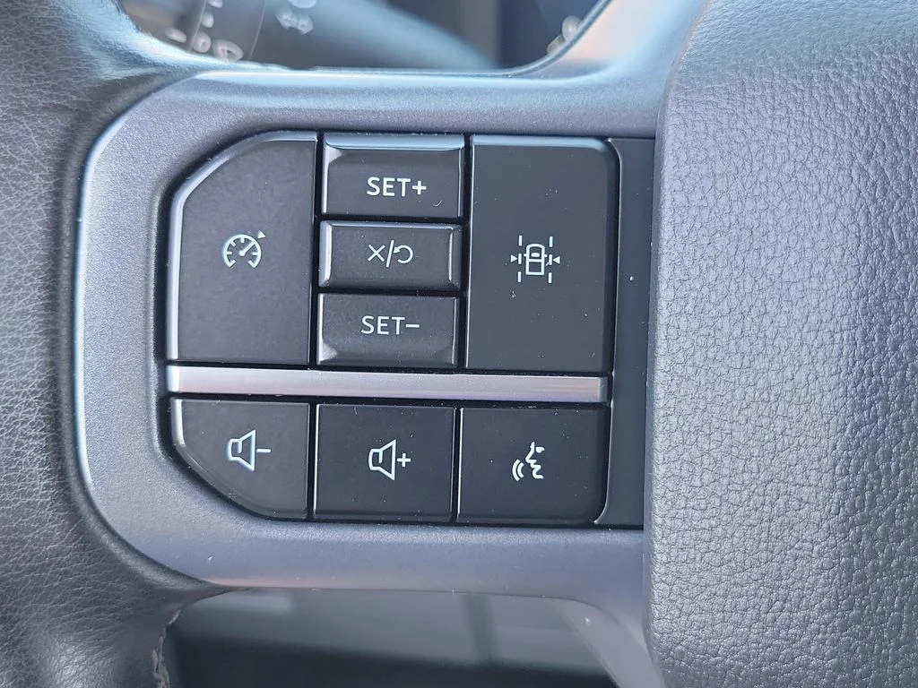 Used 2024 Black Metallic Ford XLT image 5