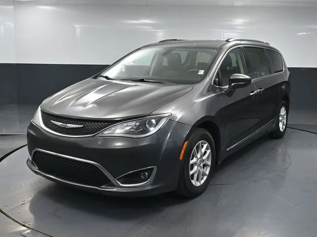 Used 2020 Gray Chrysler Touring L image 8