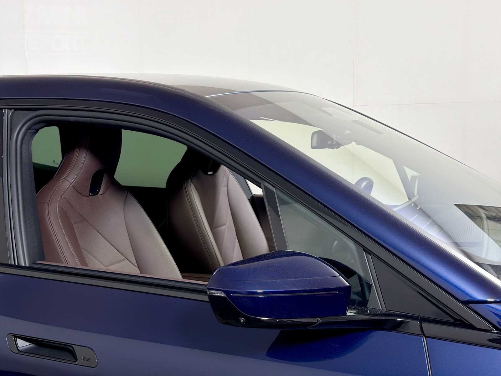 Used 2026 Tanzanite Blue II Metallic BMW xDrive60 image 30