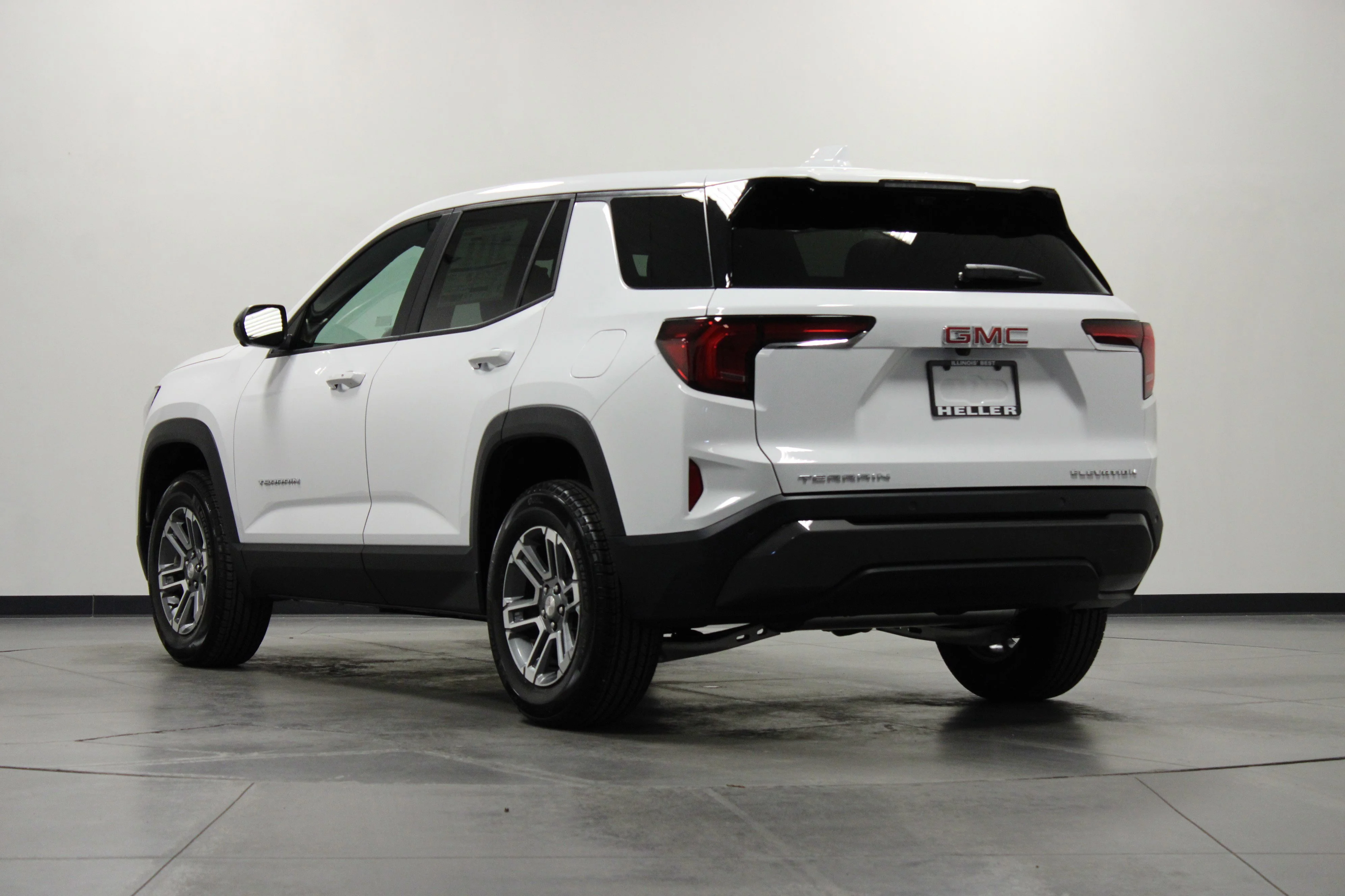 New 2026 Summit White GMC Elevation image 6