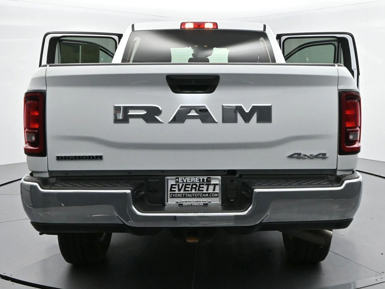 Used 2025 White Ram Big Horn image 41