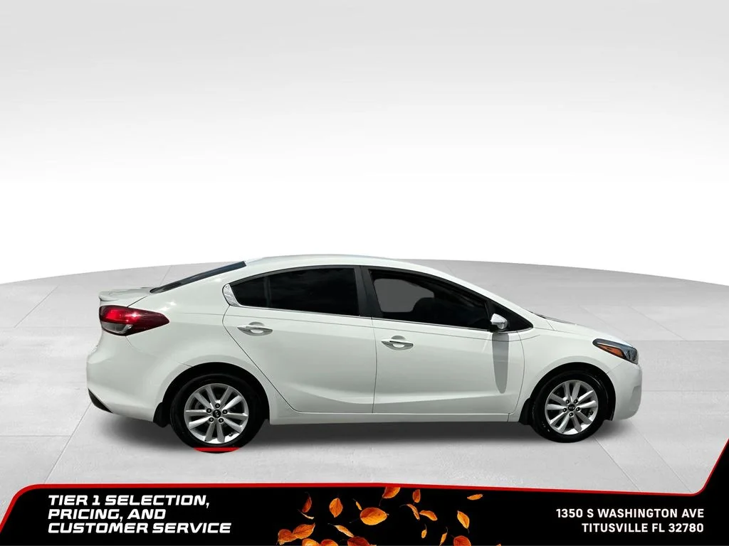 Used 2017 White Kia S image 10