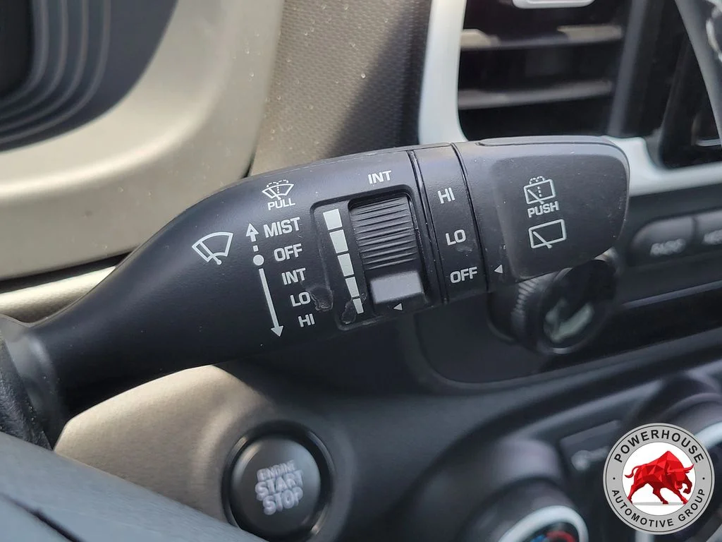 Used 2025 White Hyundai Limited image 32