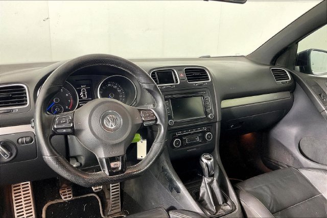 Used 2013  Volkswagen R image 2