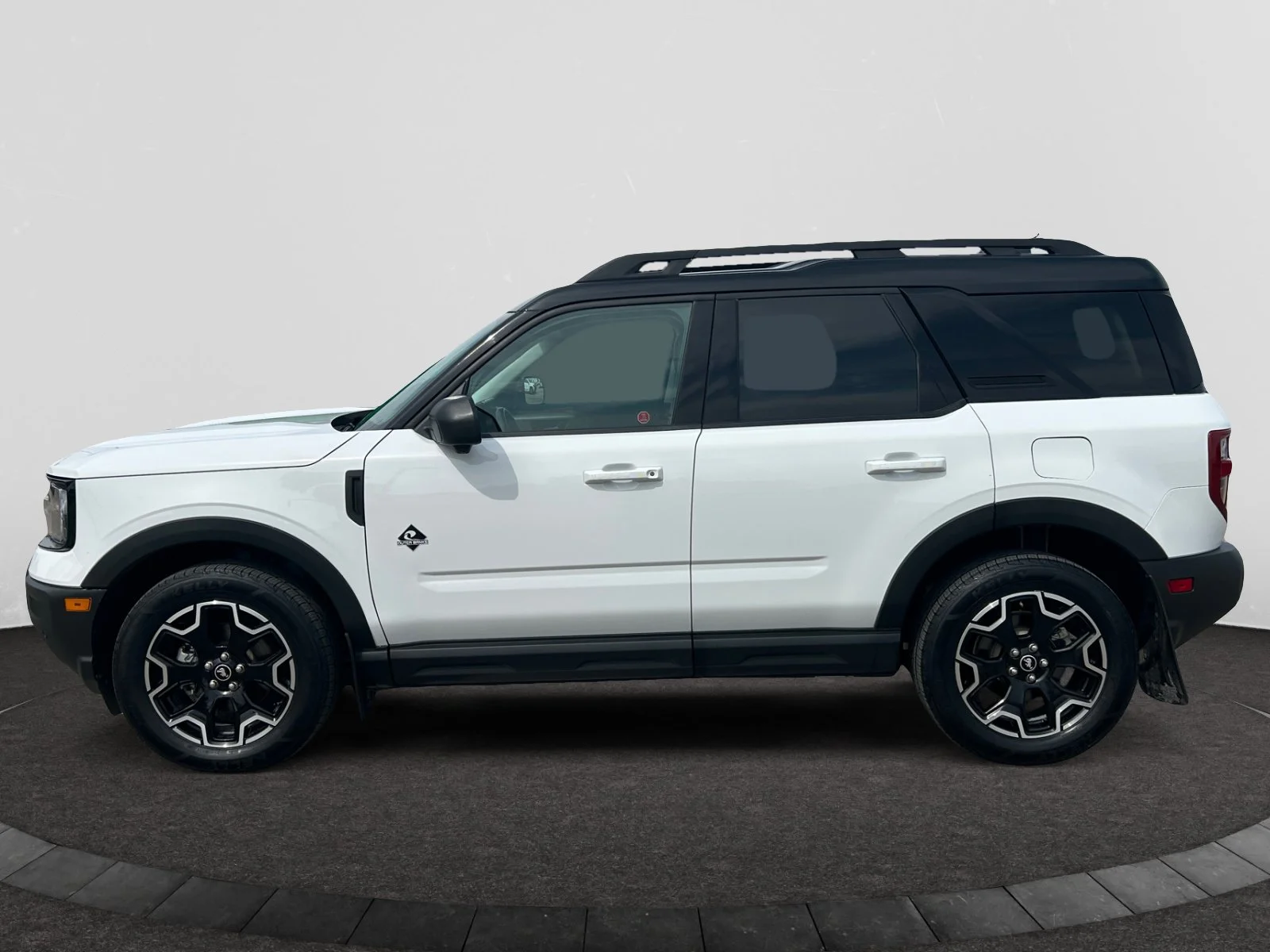 Used 2025 WHITE Ford OUTER BANKS image 2