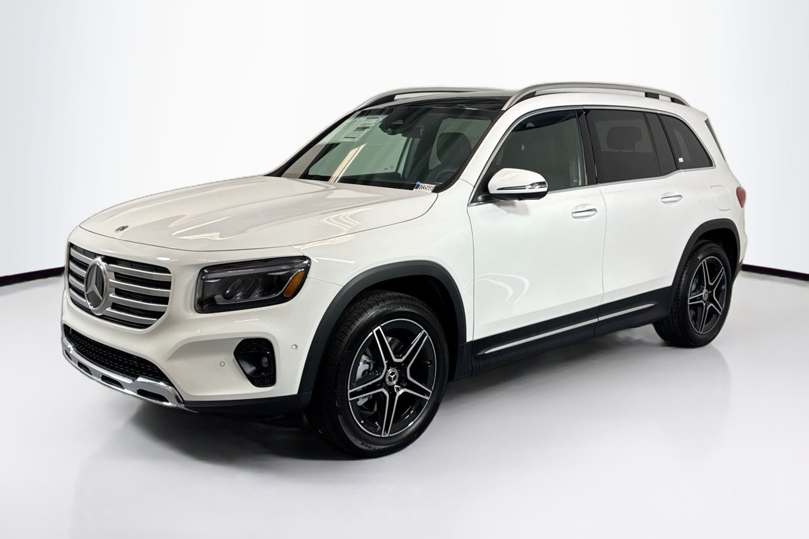 2026 Mercedes-Benz GLB GLB 250 4MATIC's photo