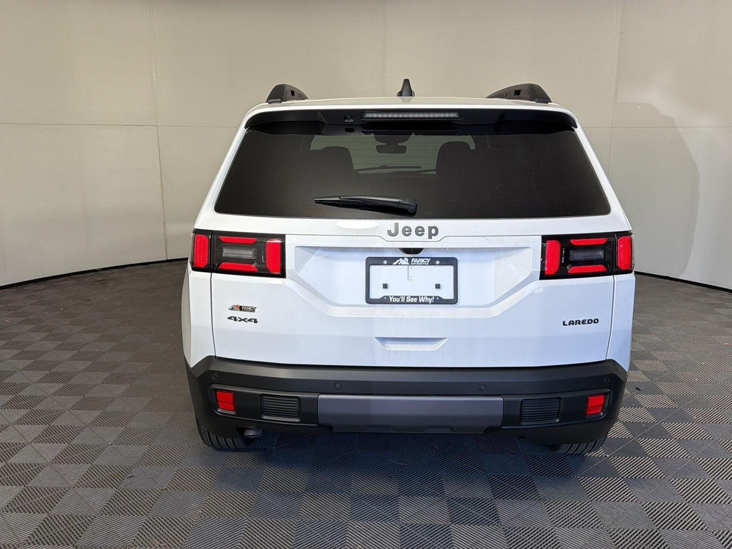 New 2026 Bright White Clear-Coat Exterior Paint Jeep Laredo image 5