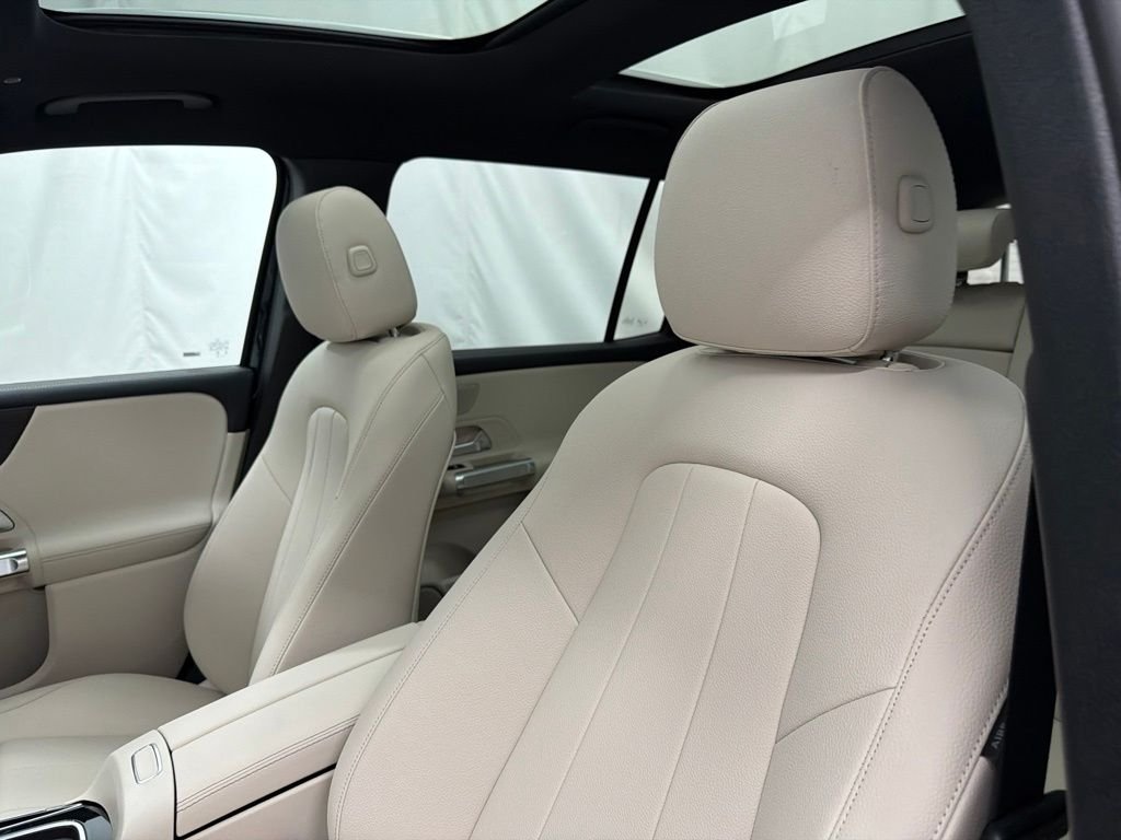 New 2026 Night Black Mercedes-Benz GLB 250 image 13