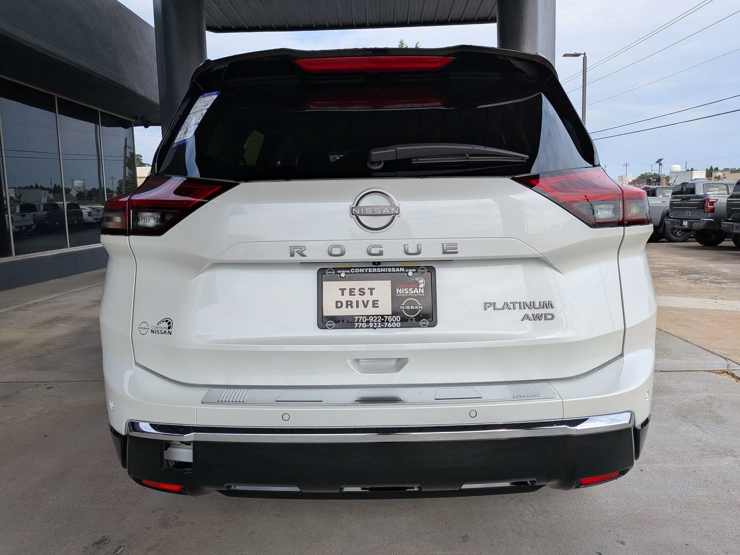 New 2026 White Nissan Platinum image 4