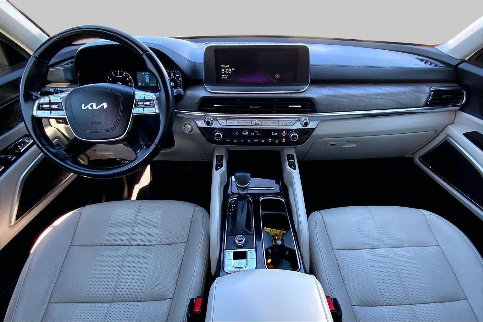 Used 2022 Gravity Grey Kia EX image 13