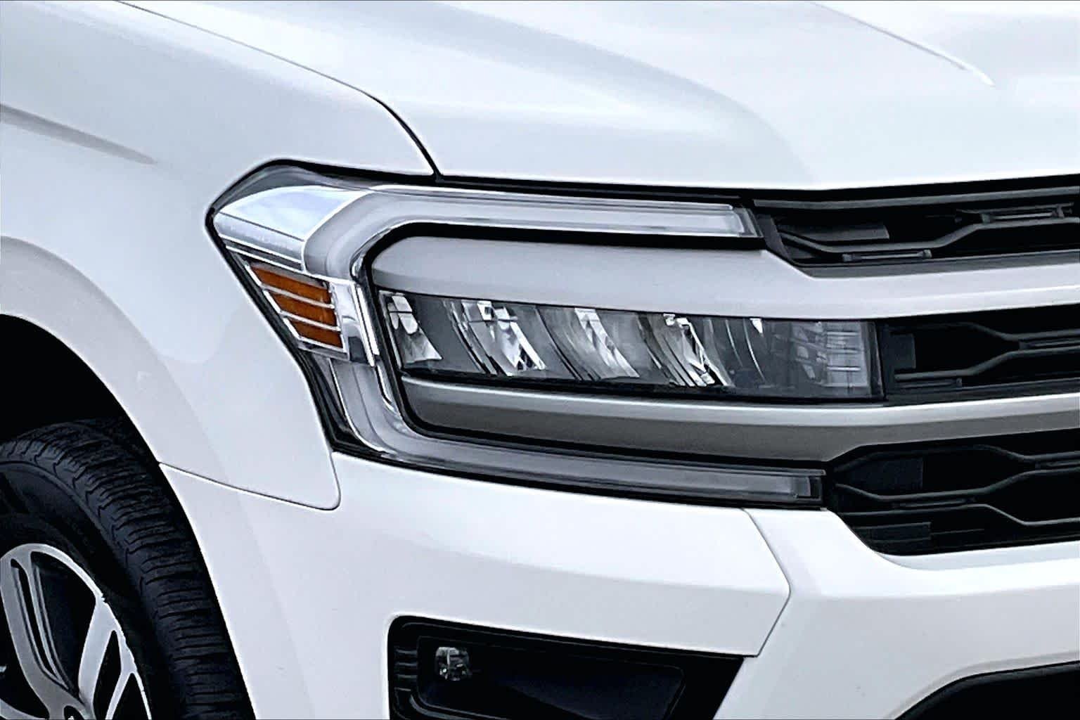 Used 2024 Star White Metallic Tri-Coat Ford XLT image 25