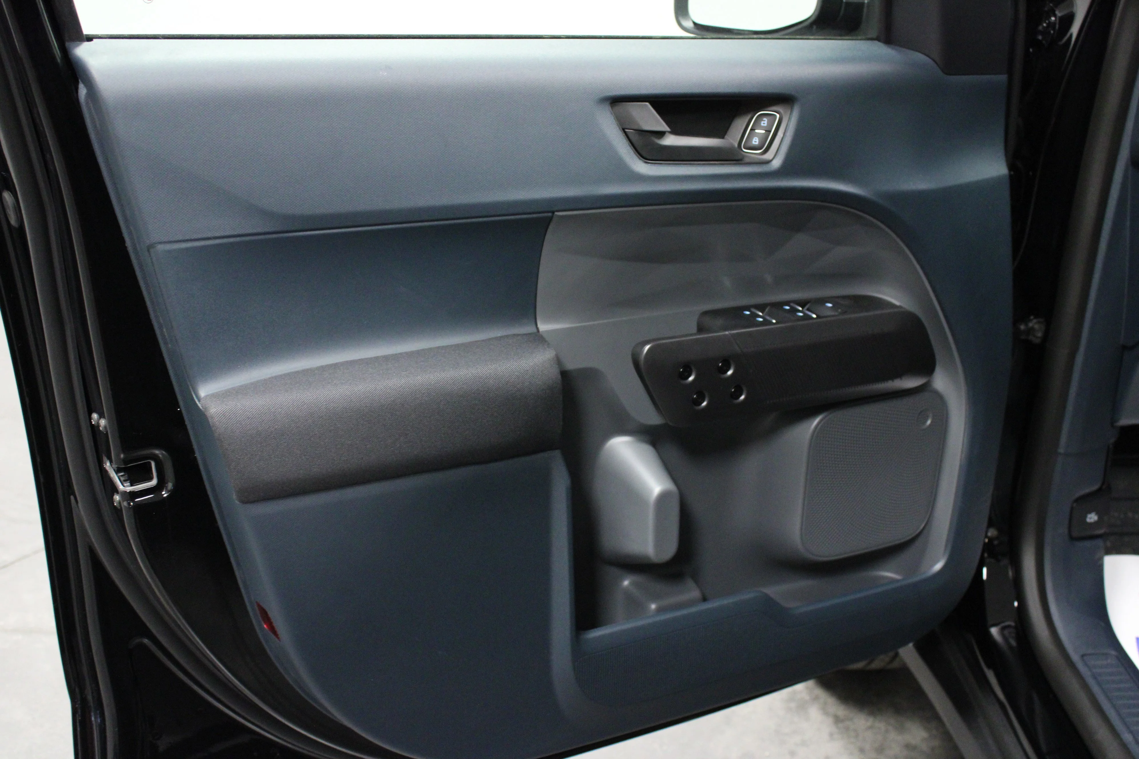 New 2026 Shadow Black Ford XL image 11