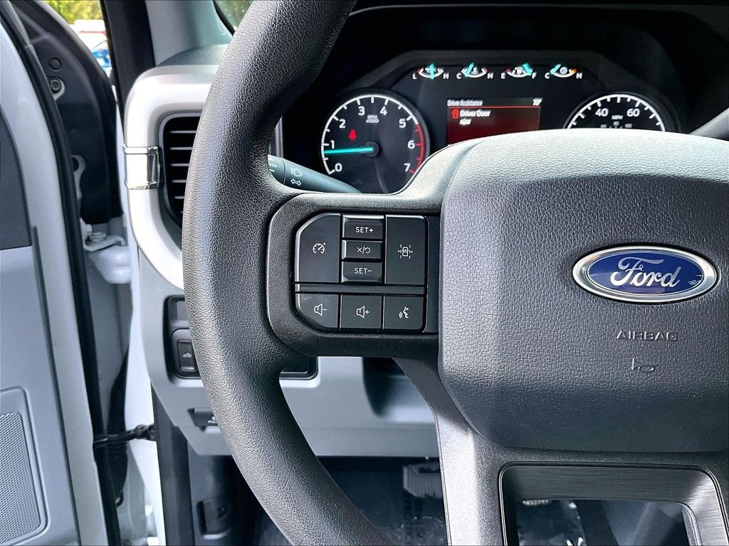 Used 2023 Oxford White Ford XLT image 23