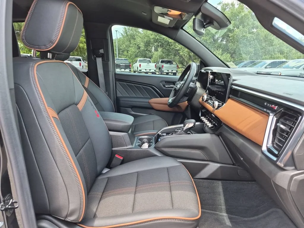 Used 2026 Onyx Black GMC AT4 image 38