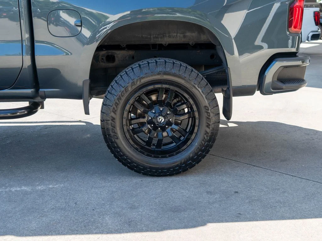 Used 2019 Gray Chevrolet RST image 30