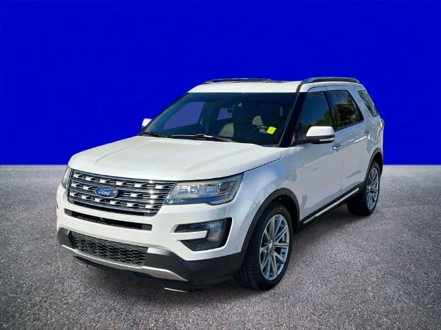 Used 2016 White Ford Limited image 7