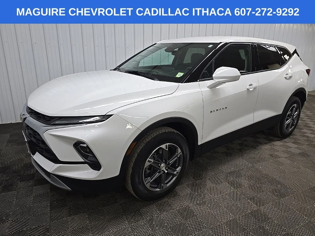 Used 2023 White Chevrolet LT image 8