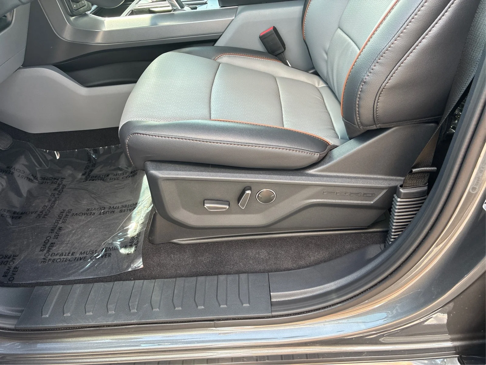 New 2026 Carbonized Gray Metallic Ford Lariat® image 16