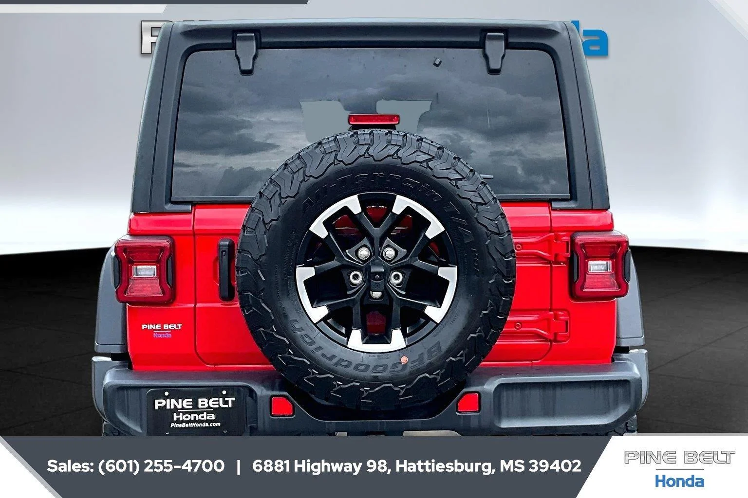 Used 2025 Firecracker Red Clearcoat Jeep Rubicon image 4