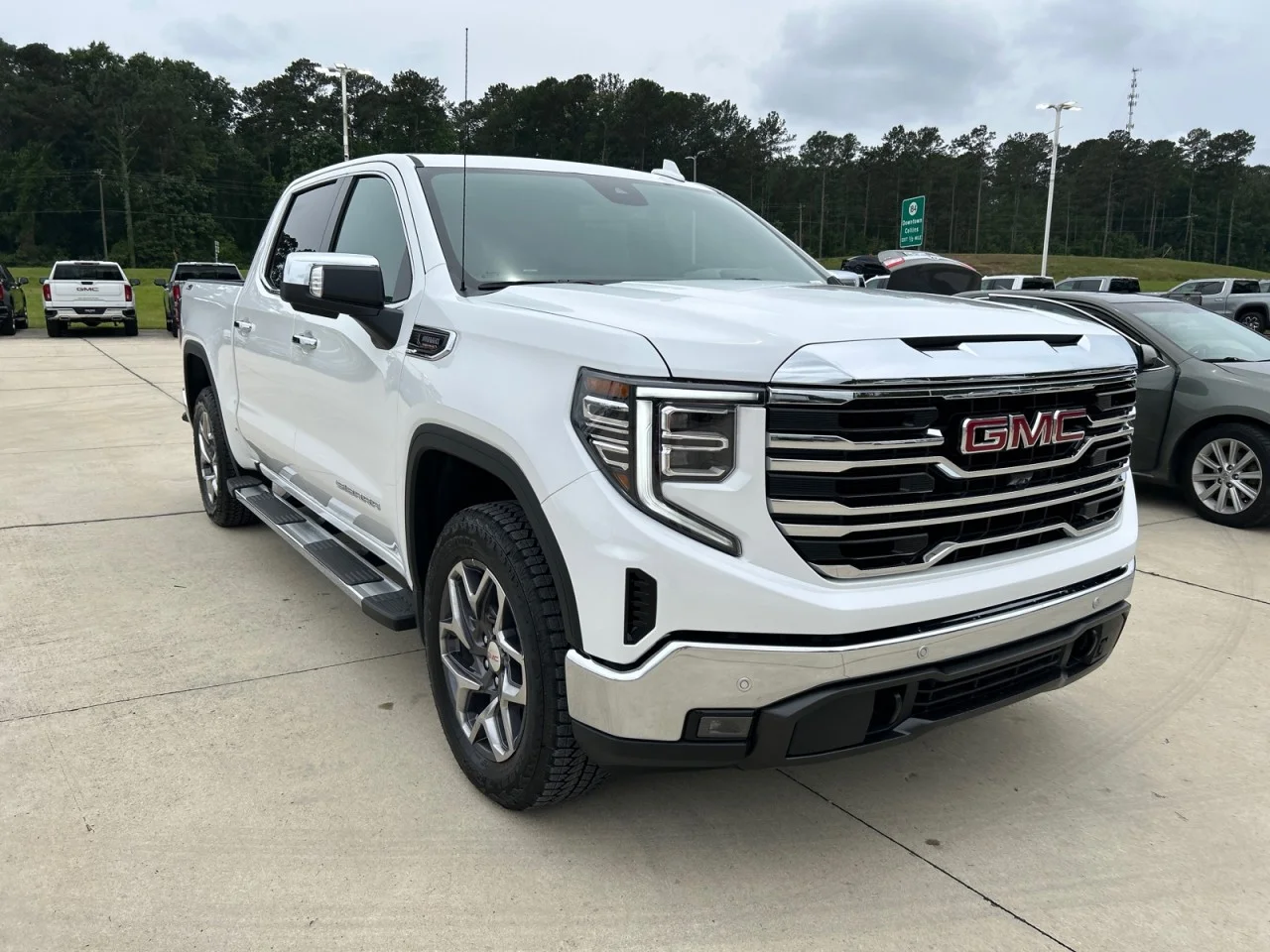 New 2026 Summit White GMC SLT image 3