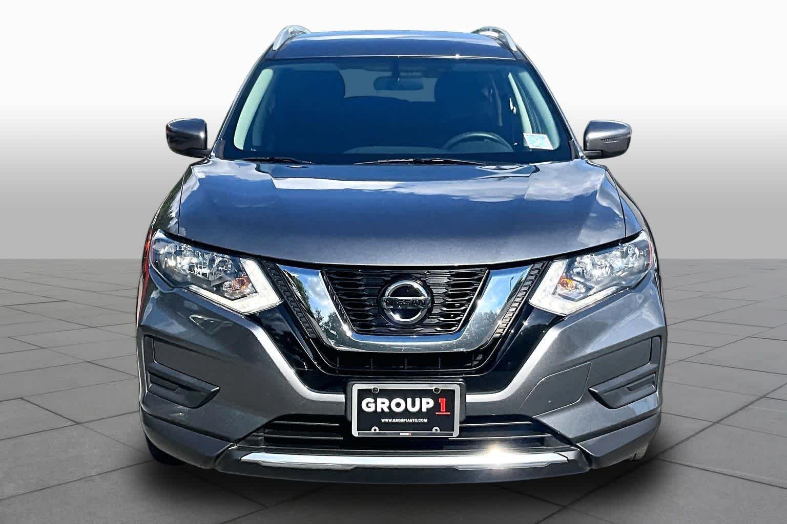 Used 2018 Gun Metallic Nissan SV image 4