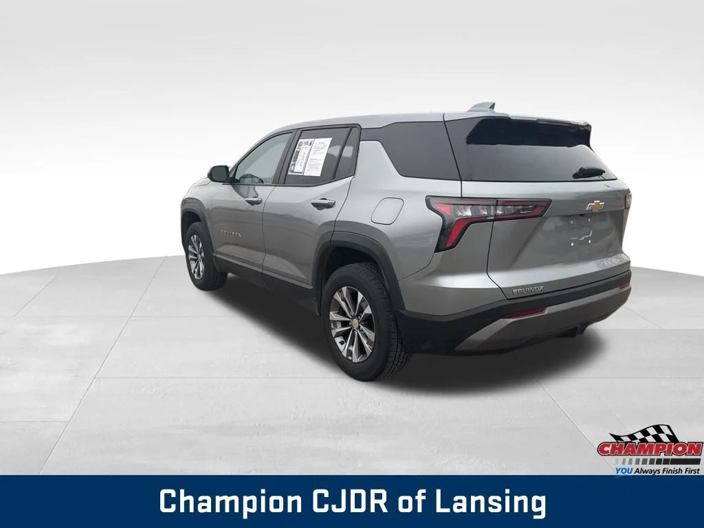 Used 2025 Gray Chevrolet LT image 4